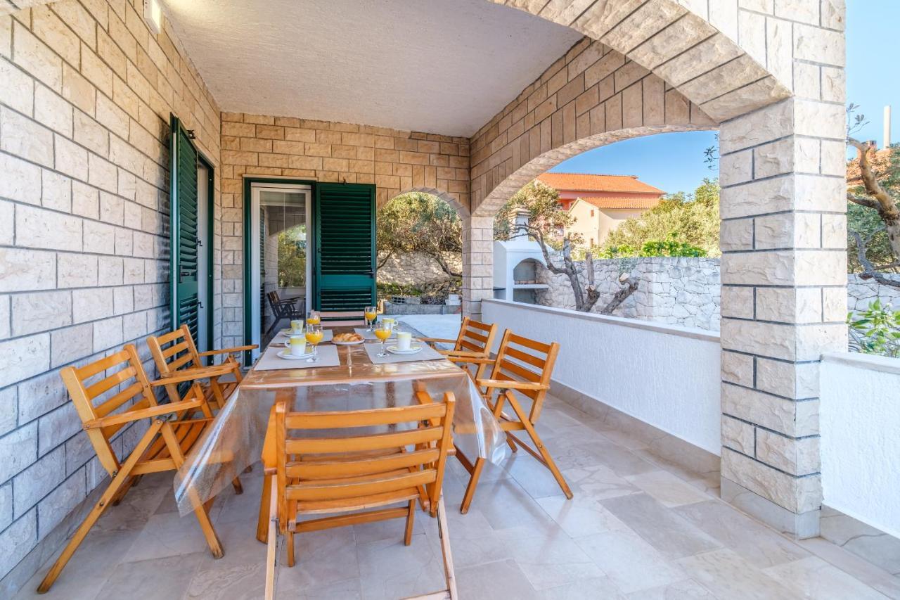 Atj House Apartment Supetar