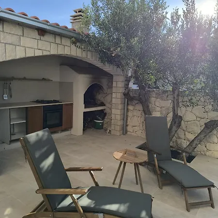 Atj House Apartment Supetar Exterior photo